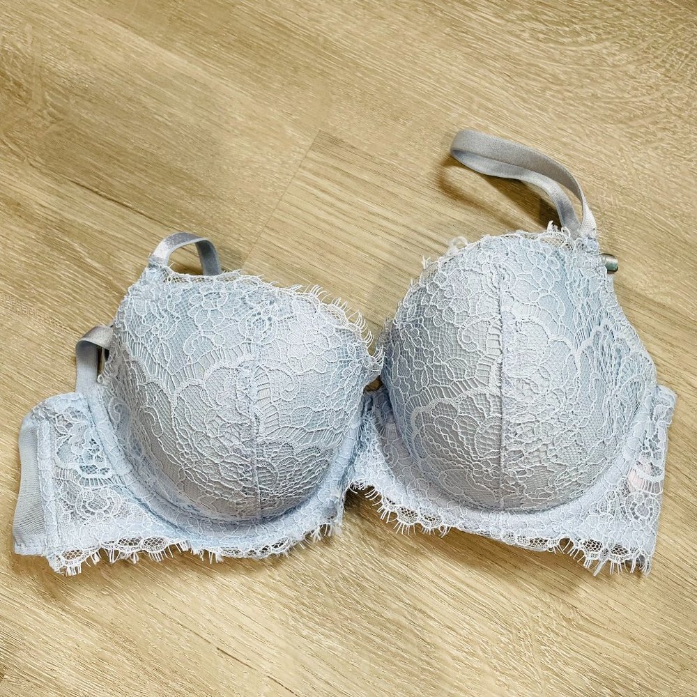 Victoria's Secret Women's Blue Lace Bra Size 32D/D70